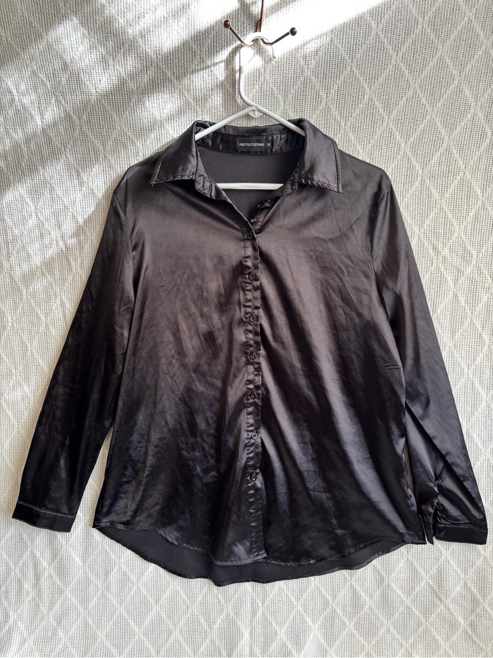 PrettyLittleThing Black Satin Long-Sleeve Button Shirt